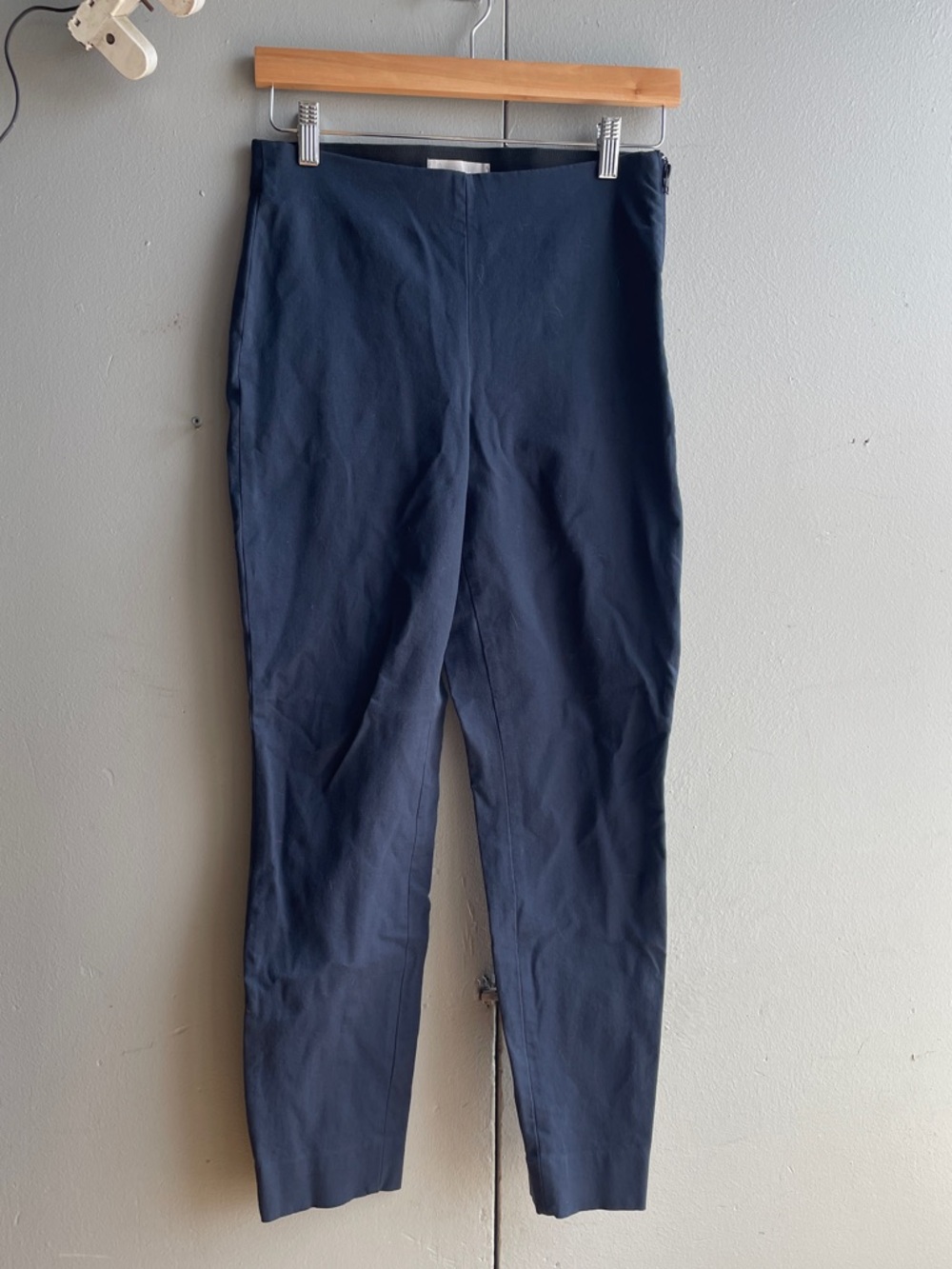 Everlane women’s Navy slime stretch Chinos size 6